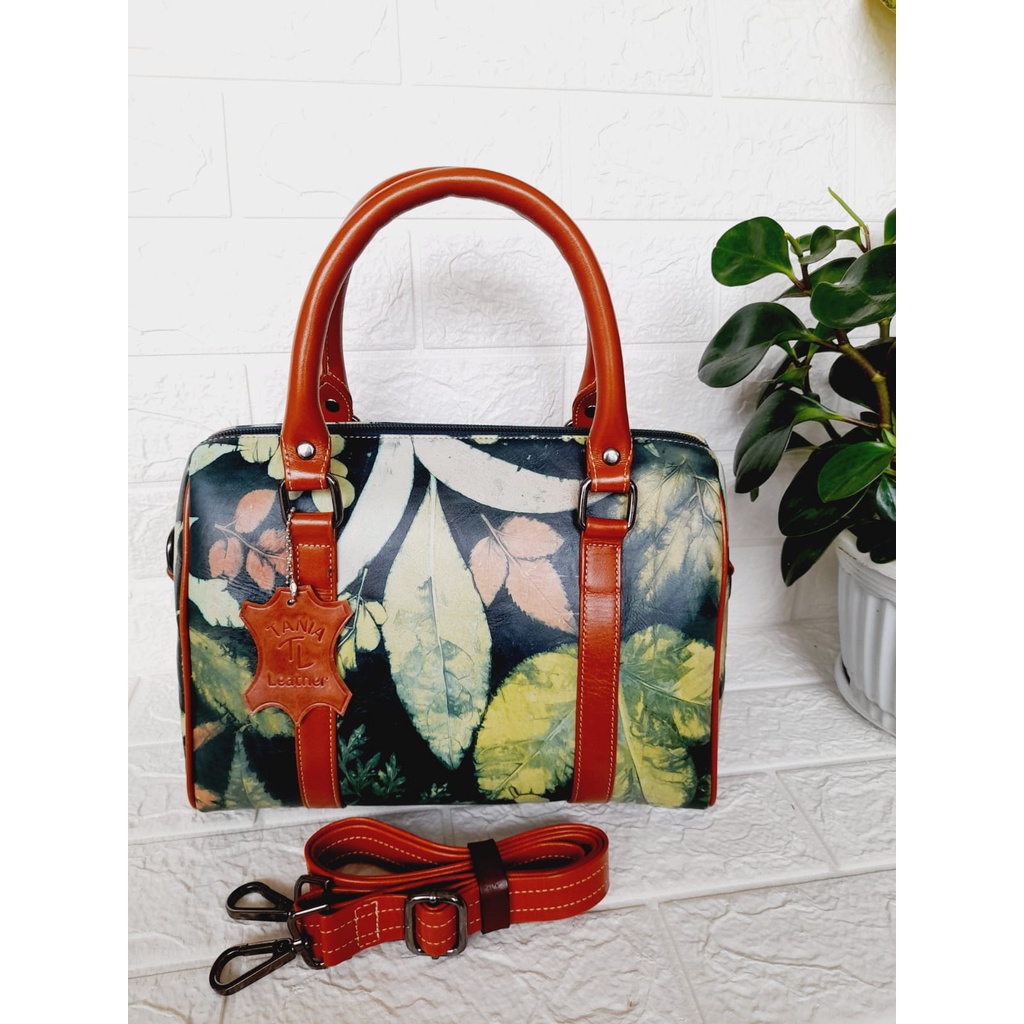 Jual Tas Selempang Kulit Wanita Varna Series Article 01 Eco-Print - CV.  Ginding Leather - Bogor , Bogor