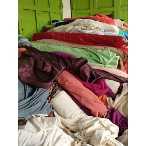 Jual KAIN KILOAN RANDOM BAHAN DAN WARNA POTONGAN | Shopee Indonesia
