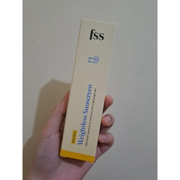 Jual FSS Weightless Sunscreen SPF 50 PA++++ 50 ml | Shopee Indonesia
