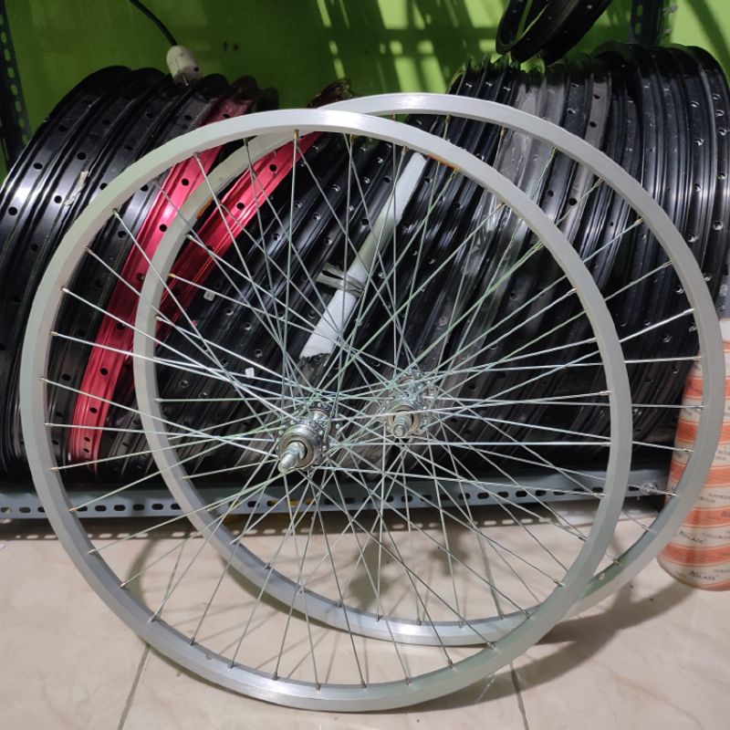 Redondo 26 inch loopwiel set achterwiel 26 inch V-profiel holle velg zilver