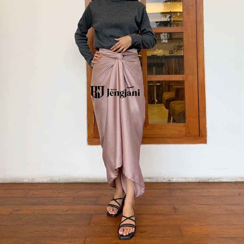 Jual Rok Lilit Laweyan | Rok Lilit Satin Kekinian | Seragam Rok ...