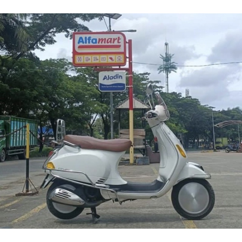 Jual Wheel Dop Moon Vespa LX S LXV SPRINT PRIMAVERA SPRINT GTS | Shopee ...