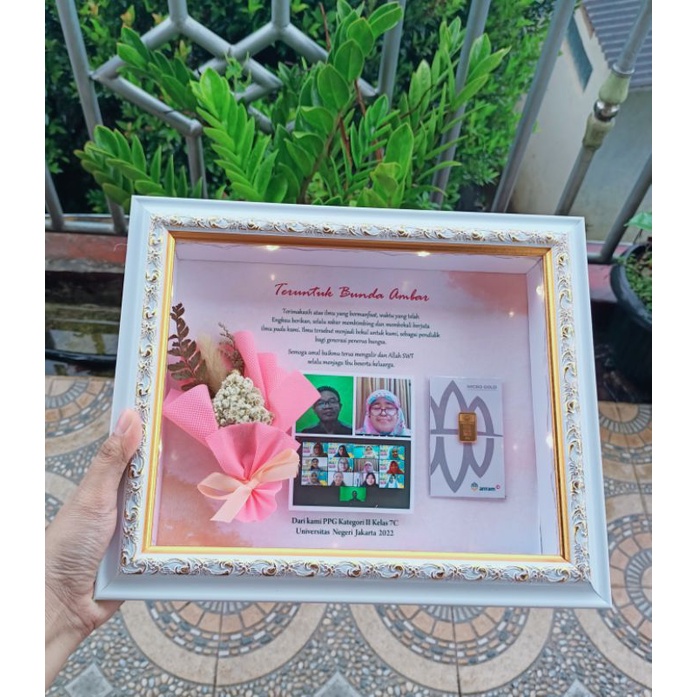 Jual Bingkai hias 3D seri Frame Putih Ukir Gold 20x25 | Shopee Indonesia