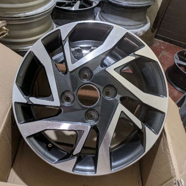 Jual Velg Original/OEM Avanza Veloz R15 | Shopee Indonesia