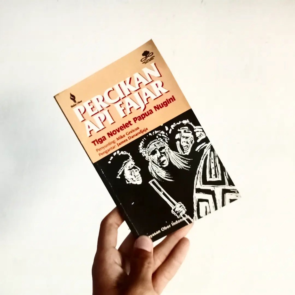 Jual Percikan Api Fajar Tiga Novelet Papua Nugini | Mike Greicus (peny ...