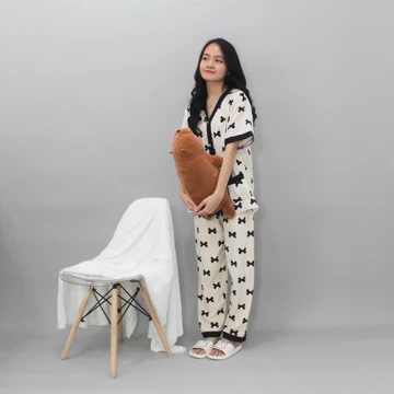 ST Vianca Piyama Motif Pita Love Powysuit Bahan Satin Lengan Pendek Celana Panjang Baju Tidur
