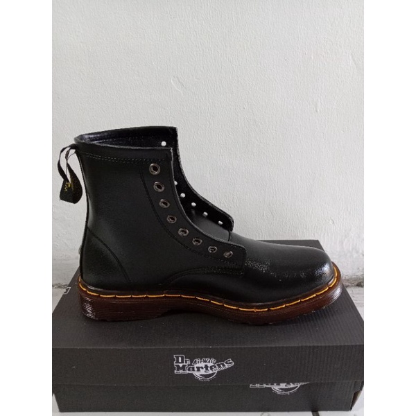 Jual Dr Martens Sepatu Terlengkap & Harga Terbaru April 2026 | Shopee ...