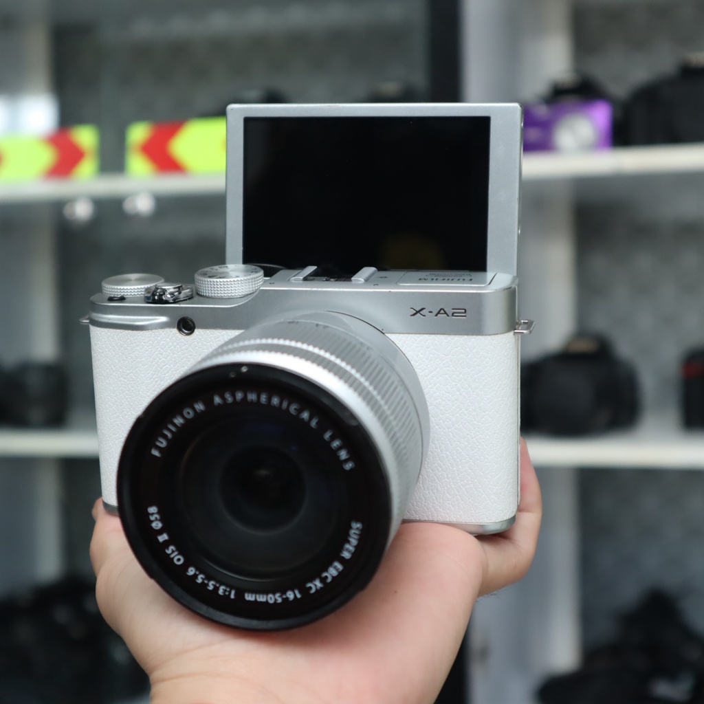 Jual FUJIFILM XA2 Lensa Kit 1650mm F3.5 Kamera Mirrorless Layar Flip