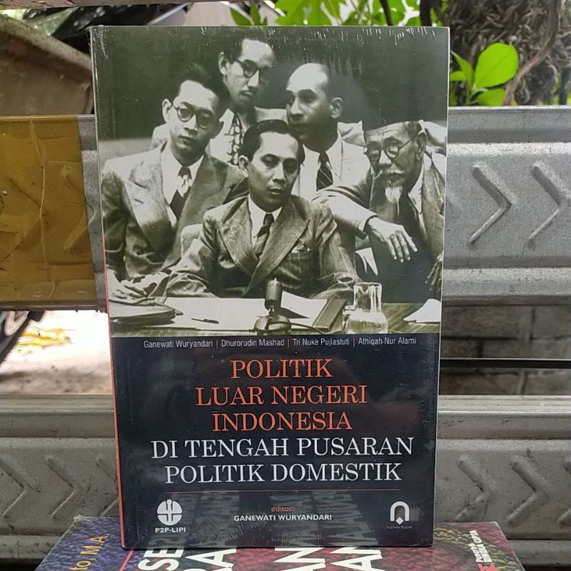 Jual Politik Luar Negeri Indonesia / Original | Shopee Indonesia