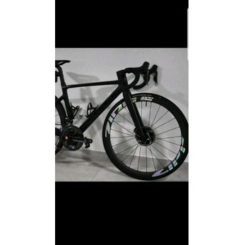 flat black road bike