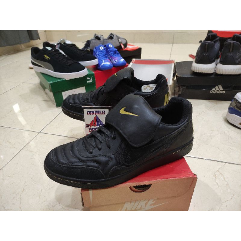 Nike tiempo casual shoes hotsell