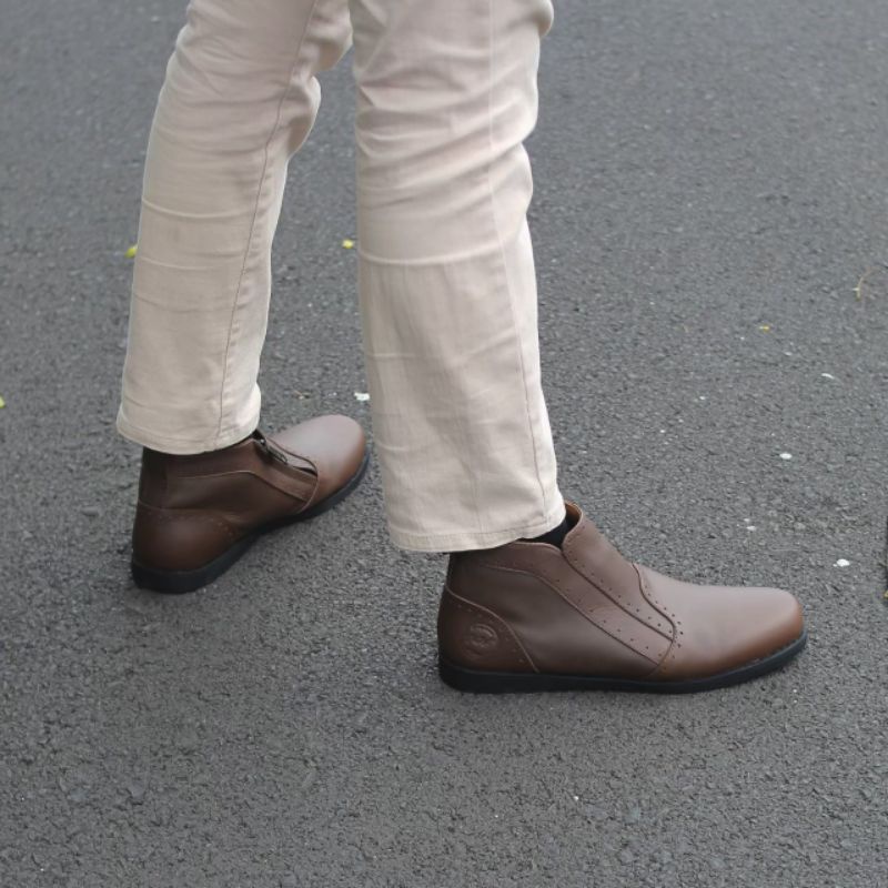 Jual Sultan X Levin Zipper | Sepatu Boots Chelsea boot Pria Kulit Asli ...