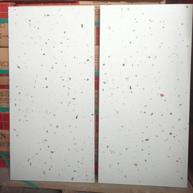 Jual Lantai Teraso/Roman Granit Putih/Terazzo 10 | Shopee Indonesia