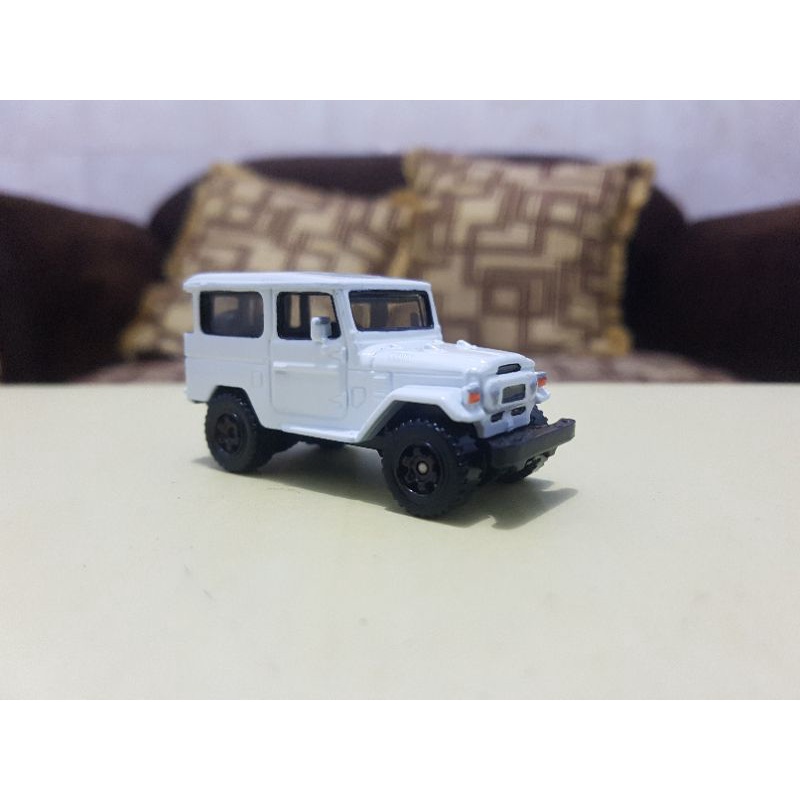 Matchbox 2012 5Pk Exclusive &ndash; Toyota Land Cruiser FJ40 Rosso Scala 1:64, Sfuso