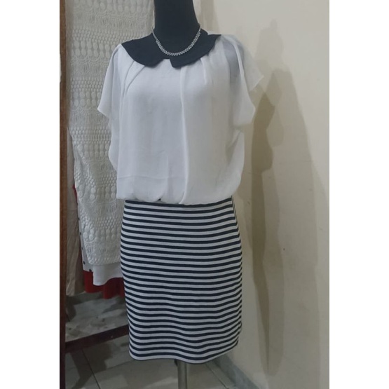 Jual Dress Putih Salur Preloved Shopee Indonesia