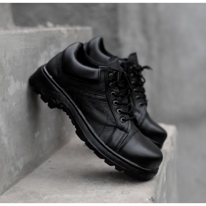 Jual SULTAN FOOTWEAR X WRKA | Sepatu Low Boots Safety Kulit Asli Ujung ...