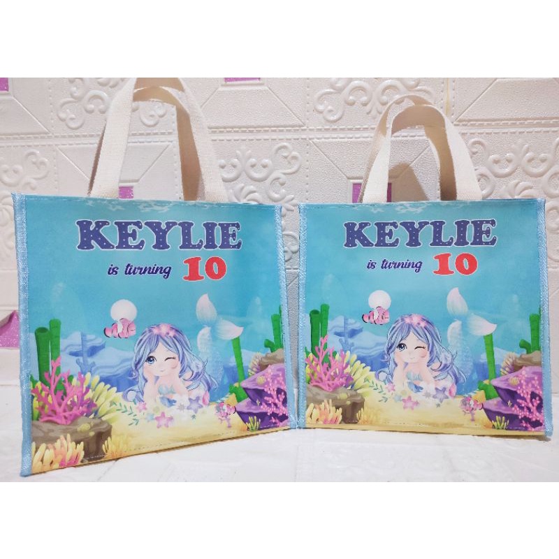 Jual Erica Bag gede/Tas souvenir/hampers (ukuran 30x15x30) full ...