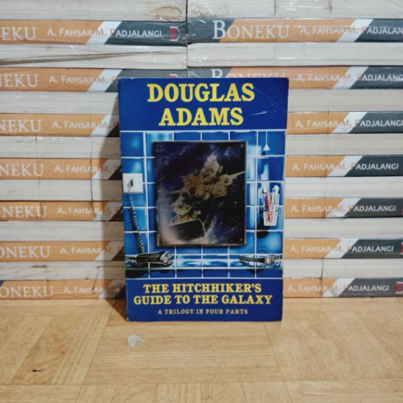 Jual BUKU ORIGINAL - DOUGLAS ADAMS THE HITCHHIKER'S GUIDE TO THE GALAXY