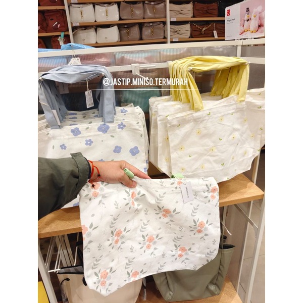 Miniso Tote Bag Resleting Motif Duck Bahan Canvas Sz43x33x13cm