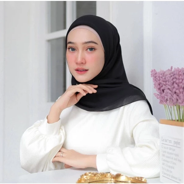 Alexhia Hijab Detail 1