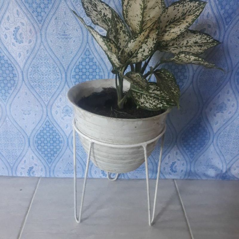 Jual standing rak pot bunga besi minimalis diamter 20cm tinggi 25 cm