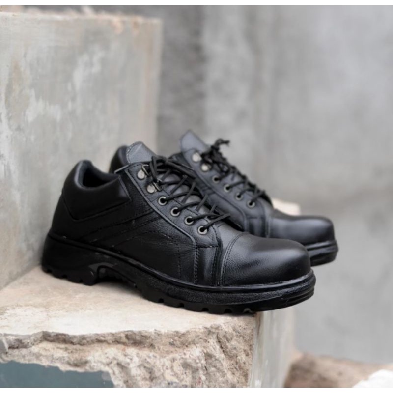 Jual SULTAN FOOTWEAR X WRKA | Sepatu Low Boots Safety Kulit Asli Ujung ...