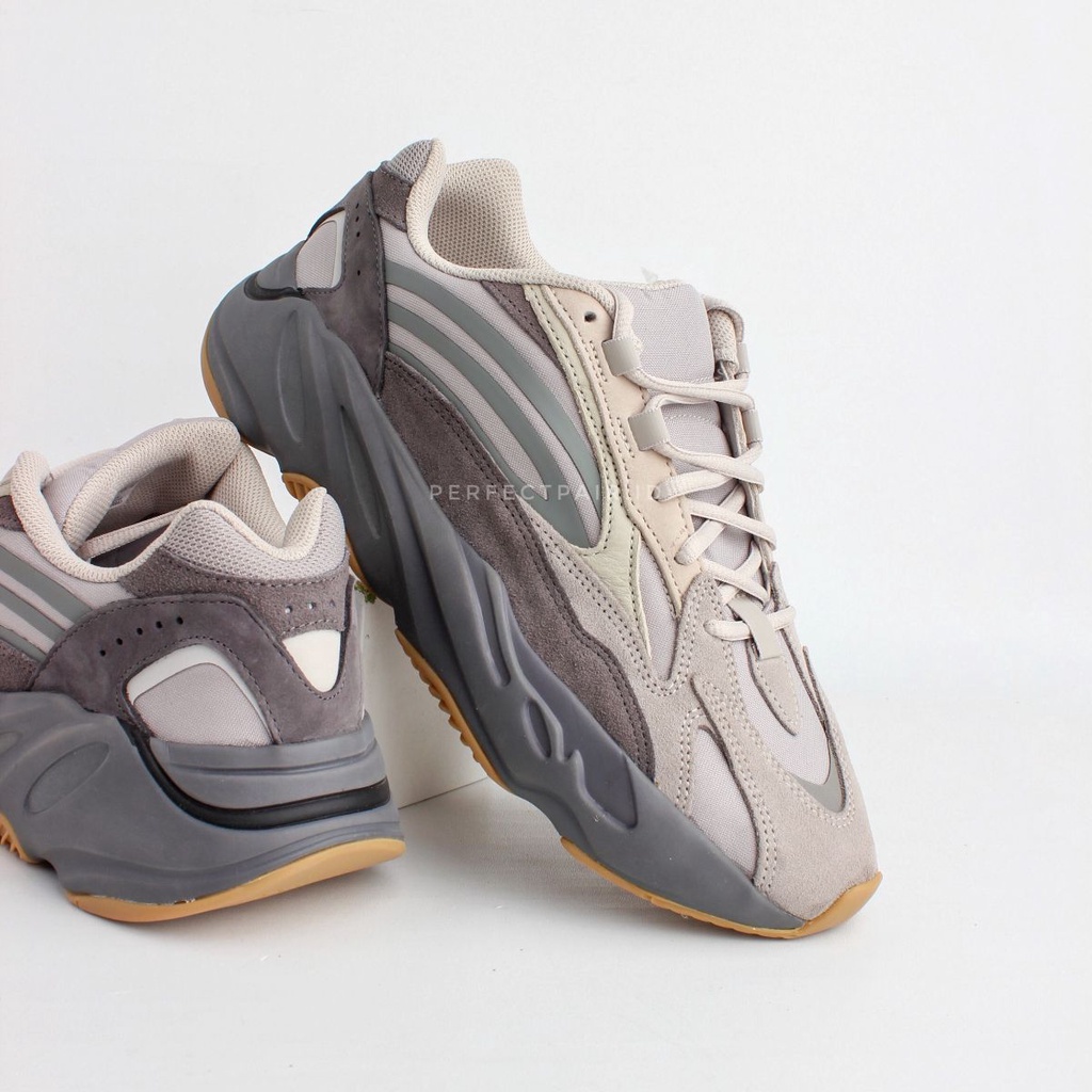 Adidas yeezy 700 harga hotsell