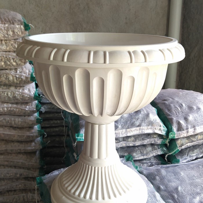 Jual Poo Pot Bunga Tinggi Model Piala | Shopee Indonesia