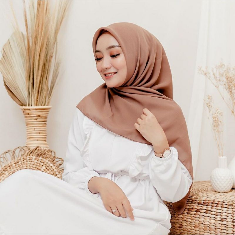 Jual Bella Square Premium Polycotton 115 x 115 Jahit Neci Rapi / Hijab ...