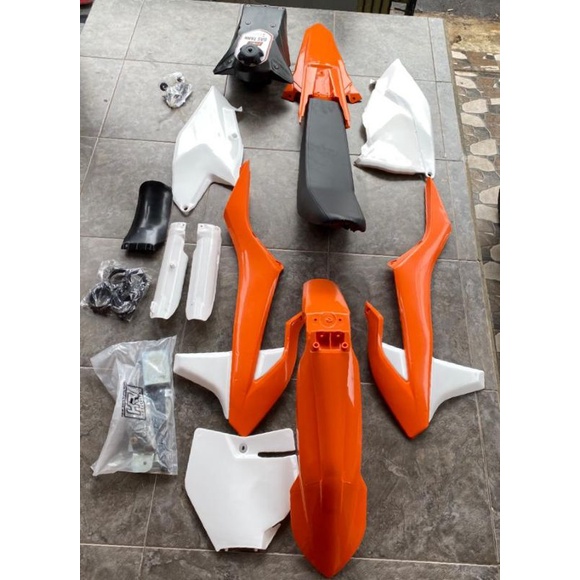 Jual BODY SET KTM 250 TAHUN 2017 PNP KLX 150 PLUS JOK TANGKI MERK HRV