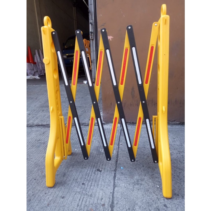 Jual Terlaris Board Barrier Lipat Plastic Traffic Road Safety ...