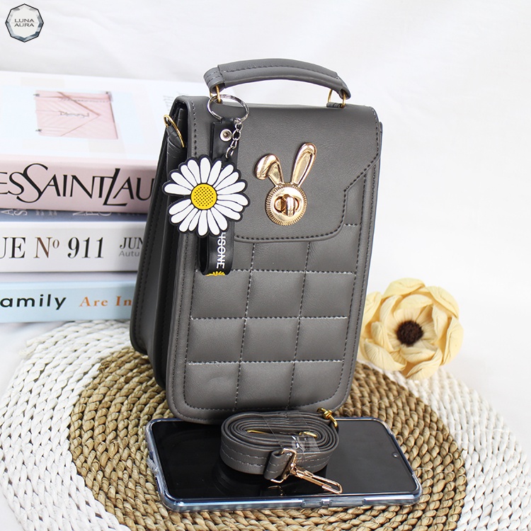 Jual LUNA AURA Tas Kotak Hp Wanita Minixo Bordil Kunci Kelinci Black Nekkel DK 10 Tas Handphone Kekinian Tas Selempang Hp Tas Pouch Wanita Terbaru Shopee Indonesia