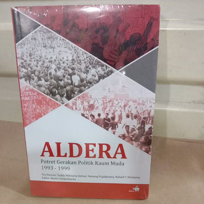 Jual Buku Aldera Potret Gerakan Politik Kaum Muda 1993 1999 Shopee