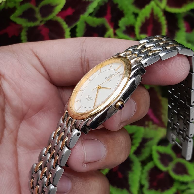 美しいCYMA SEALORDのクォーツ時計。スイス時計モデル CYMA Sealord Quartz Watch Dual Tone Stainless Steel Elegant