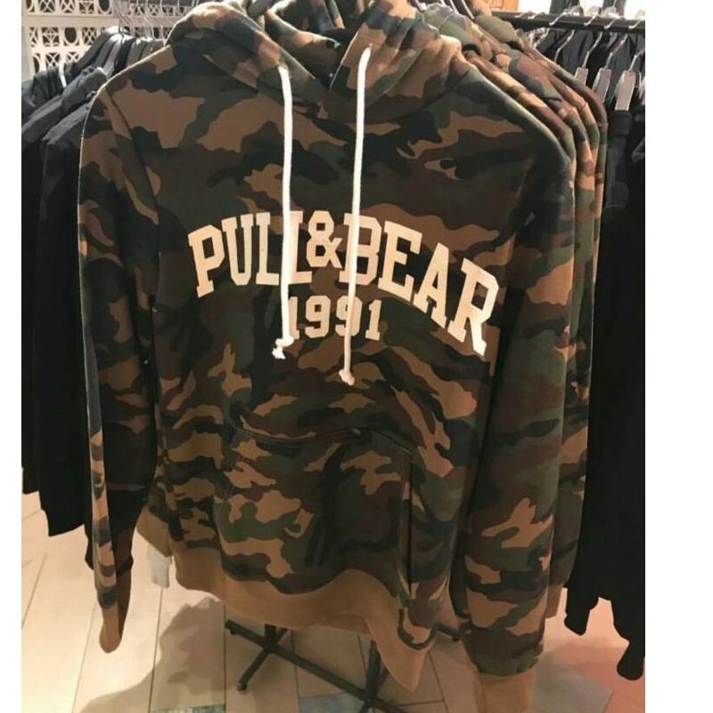 Hoodie camo pull store & bear