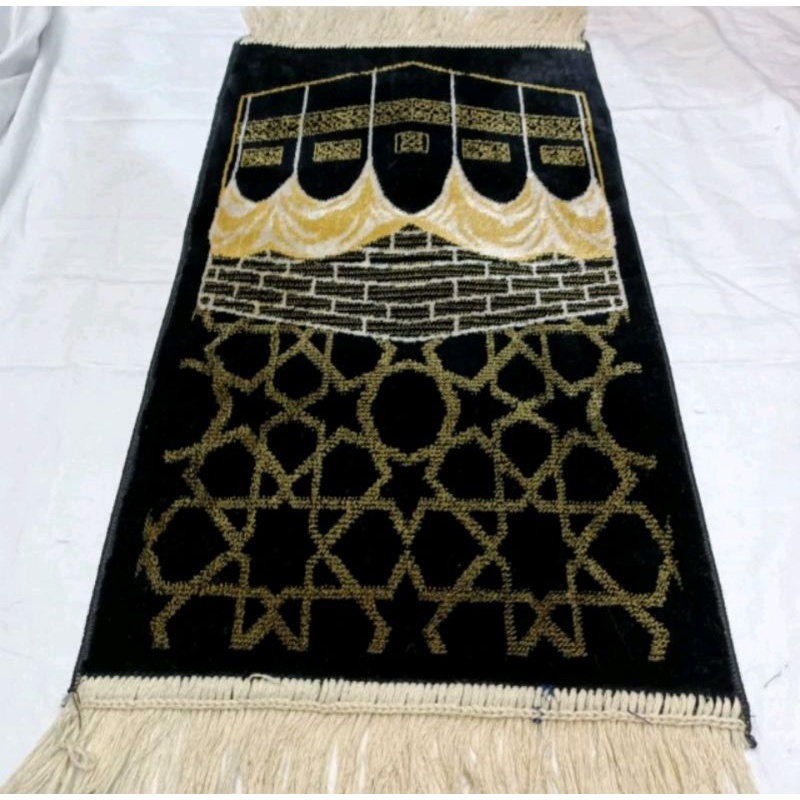 Sajadah Turki mini kiswah tebal dan lembut.