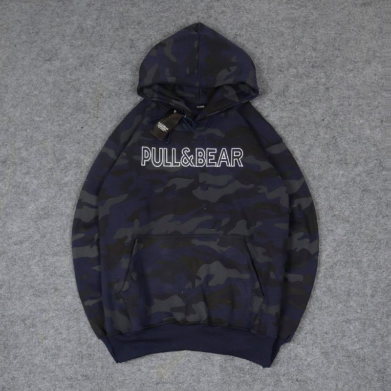 Hoodie camo hotsell pull & bear