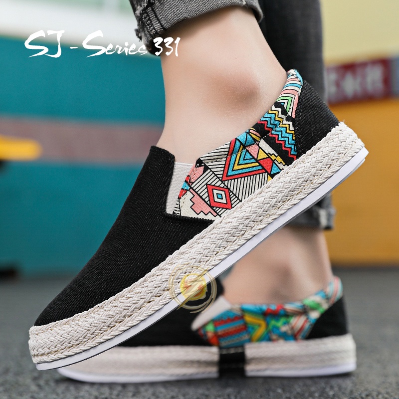Jual [JWALK] Sepatu Slip On Pria Model Keren Motif Unik Buat Nongkrong ...