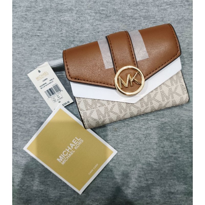 aksesoris dompet Michael Kors Carmen Flap Bifold Wallet Vanilla