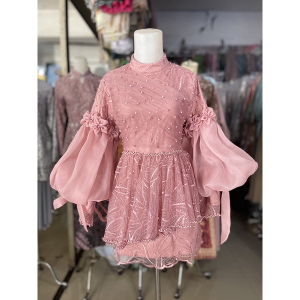 ZENIA KEBAYA IN DUSTY ROSE