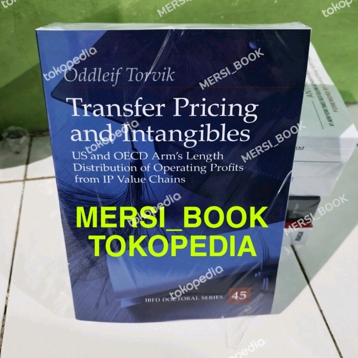 Jual Buku Transfer pricing and intangibles US and OECD arm's length