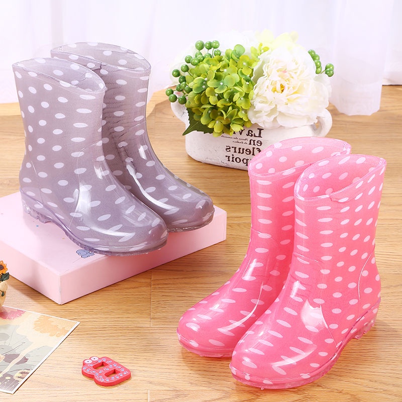 Jual Women's short tube waterproof shoes, jelly rain boots, rubber ...