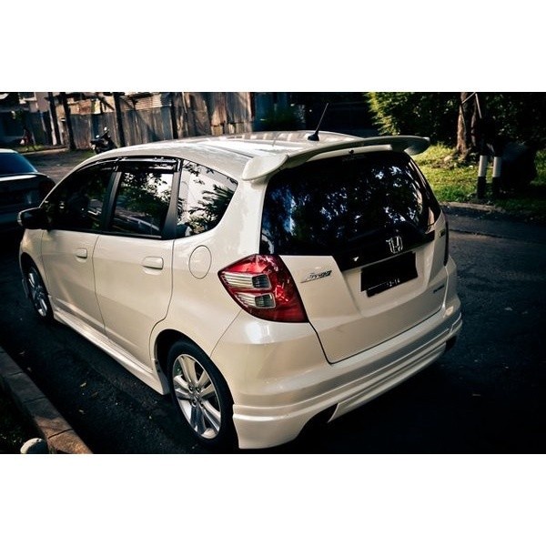 Jual bodykit belakang jazz ge8 mugen rs 0811 . r4 body kit jazz