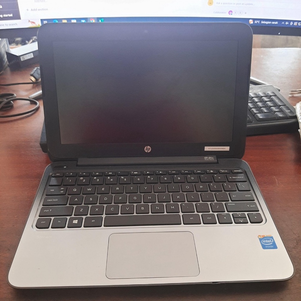 Jual Laptop Notebook HP Stream 11 Pro TPNQ154 Celeron N2840 2GB 32GB