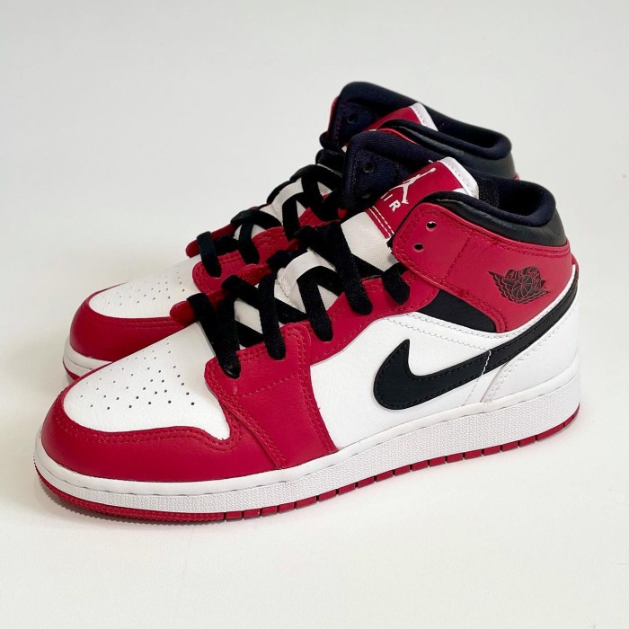 Air Jordan Mid Chicago White Toe (554724 173) (Not Dunk Sacai Yeezy)