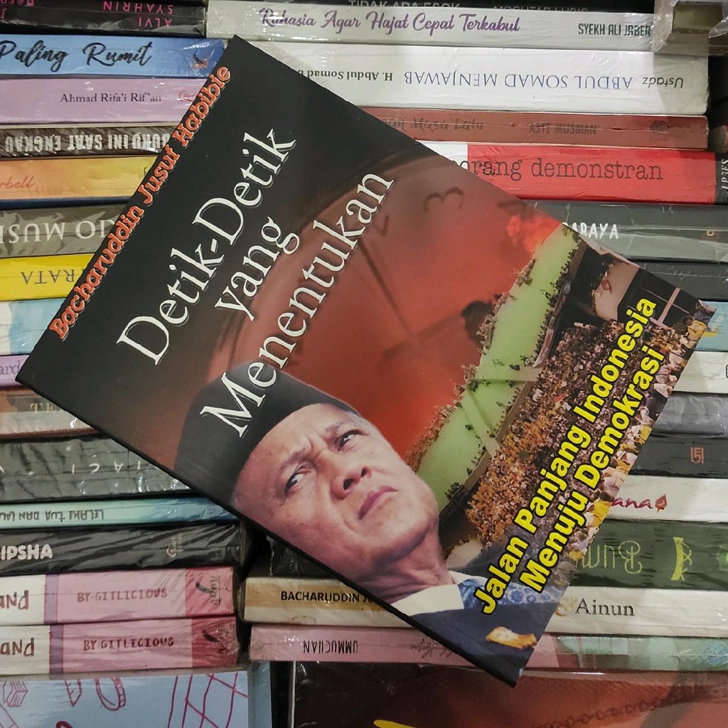 Jual Detik-detik Yang Menentukan By BJ Habibie Original | Shopee Indonesia