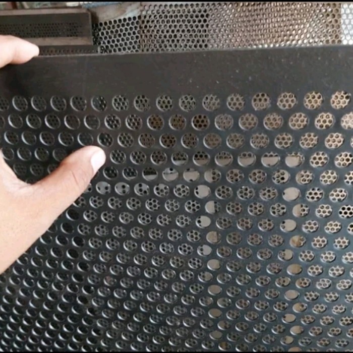 Jual Plat Lubang Besi Perforated 10mm Ukuran 60cm X 120cm Tebal 2mm Shopee Indonesia 8831