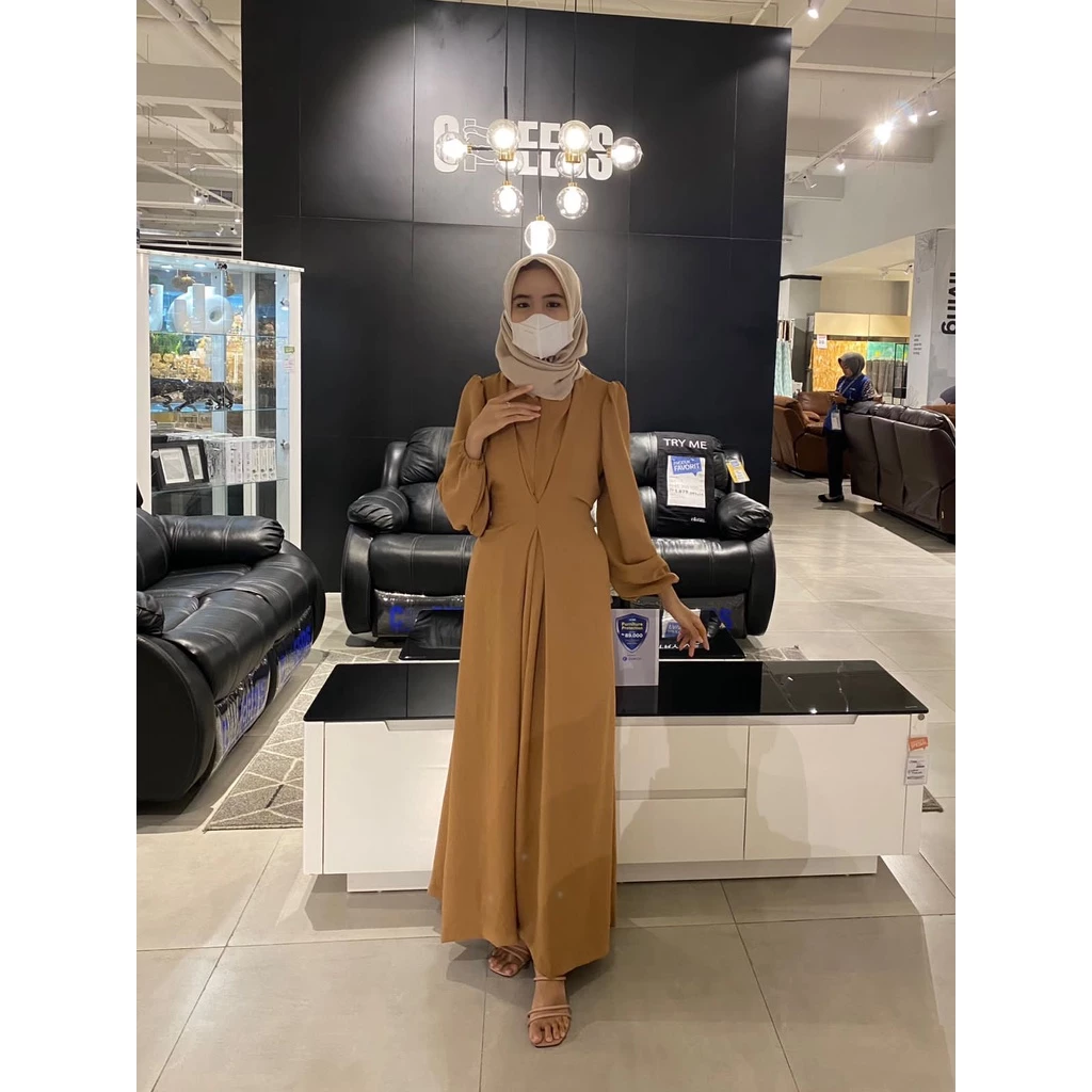 Novia Midi Dress Airflow Crinkle tampilan depan