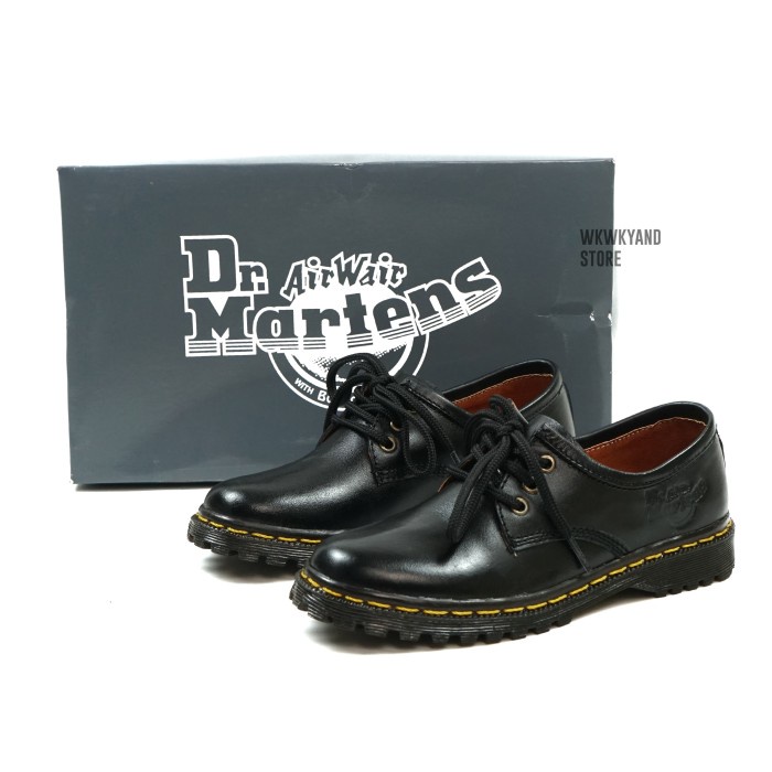 Jual Docmart Wanita Dr Martens Sepatu Docmart Wanita Boots Wanita Kulit Hitam 36 Shopee Indonesia