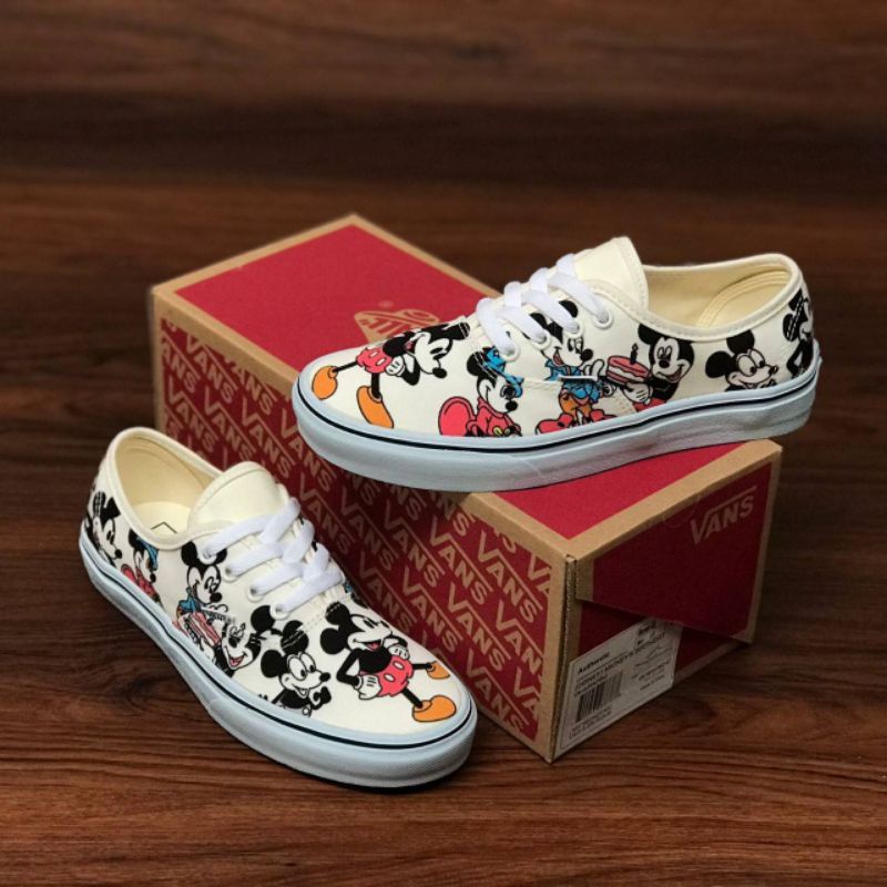 Harga sepatu 2024 vans disney